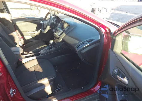 2017 Ford Focus Sel z USA, uszkodzony, nr VIN 1FADP3H25HL241136